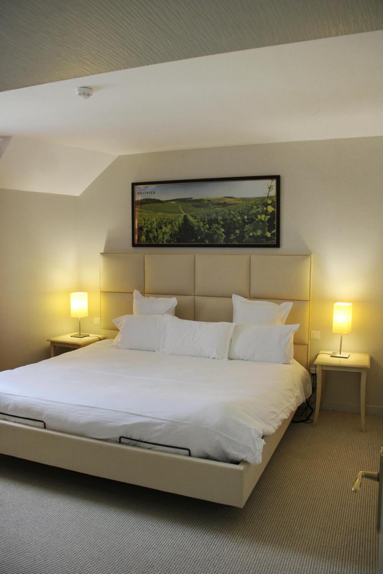 Auberge Du Lac, Sure Hotel Collection By Best Western เมส์นิล-แซ็งต์-แปร์ ภายนอก รูปภาพ
