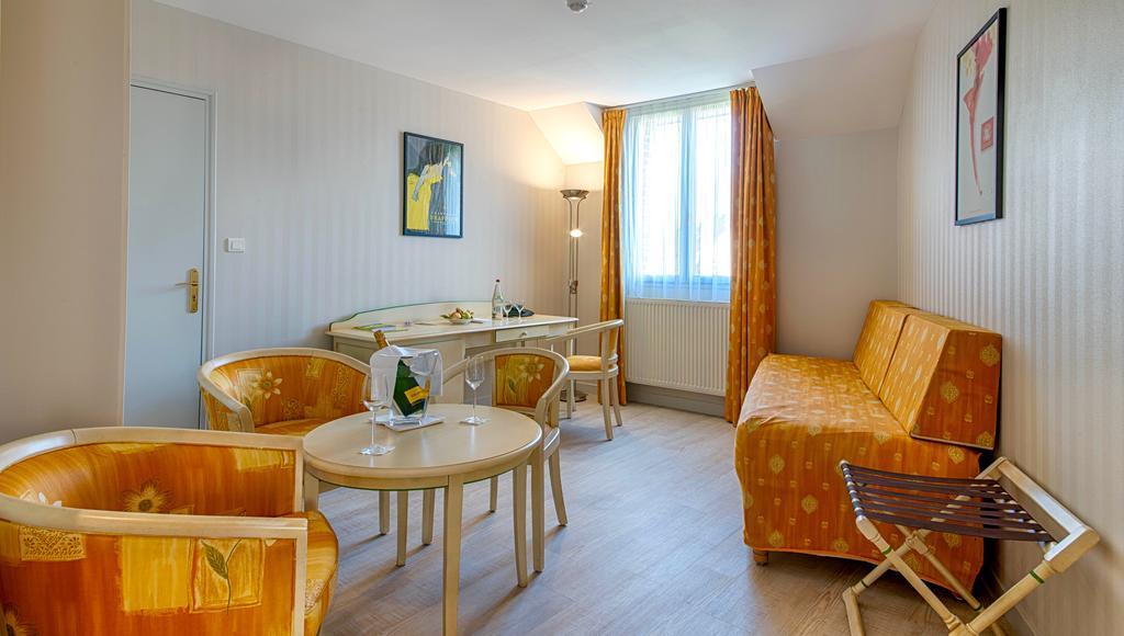 Auberge Du Lac, Sure Hotel Collection By Best Western เมส์นิล-แซ็งต์-แปร์ ภายนอก รูปภาพ
